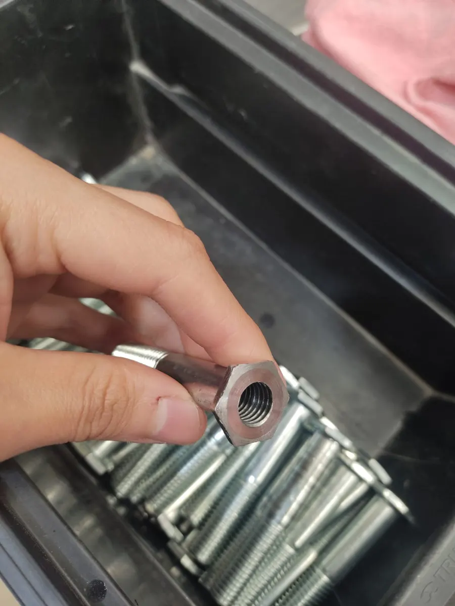 Piezas de producción maquinadas en torno CNC